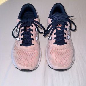 New Balance W680V6 Running shoe